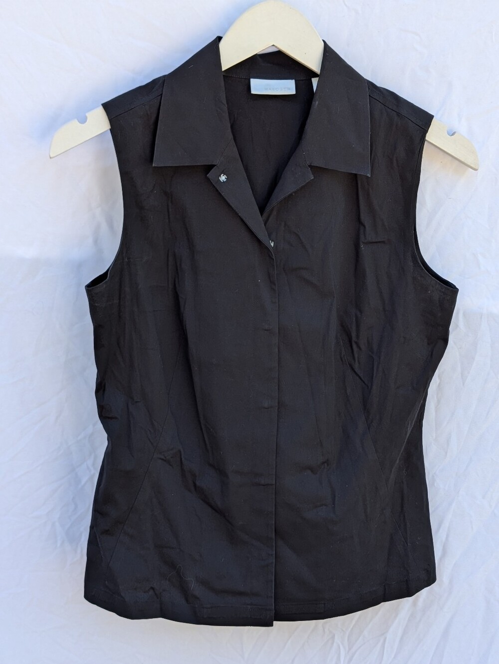 Halogen Sleeveless Button Down Top